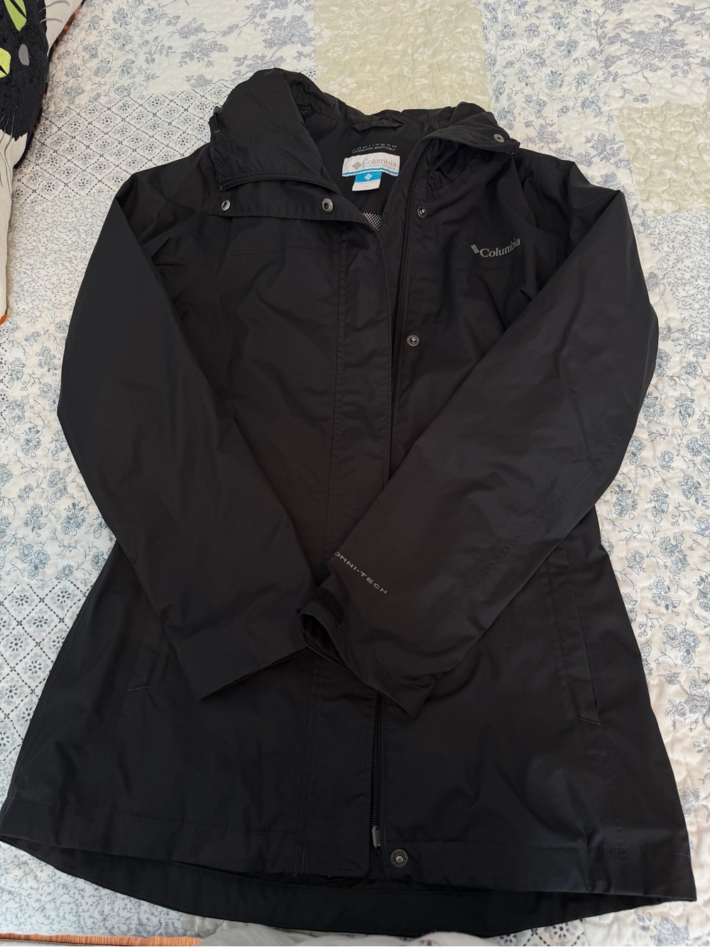 Columbia Women's Black Raincoat